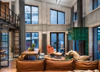 Eclectic style for an industrial loft