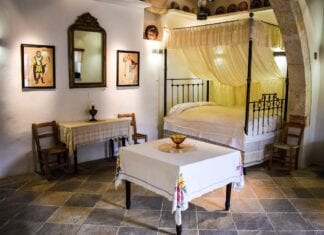 Ethnic fusion furniture: combining the modern and the exotic arredamento etnico