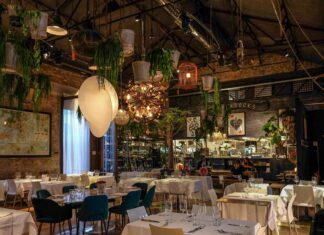 Areadocks: Loft Restaurant Areadocks