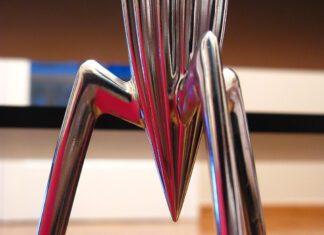 Philippe Starck: artistic influences in the design industry Dettaglio