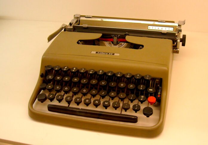 Olivetti Lettera 22 StileDesign stileitaliano stiledesign.it